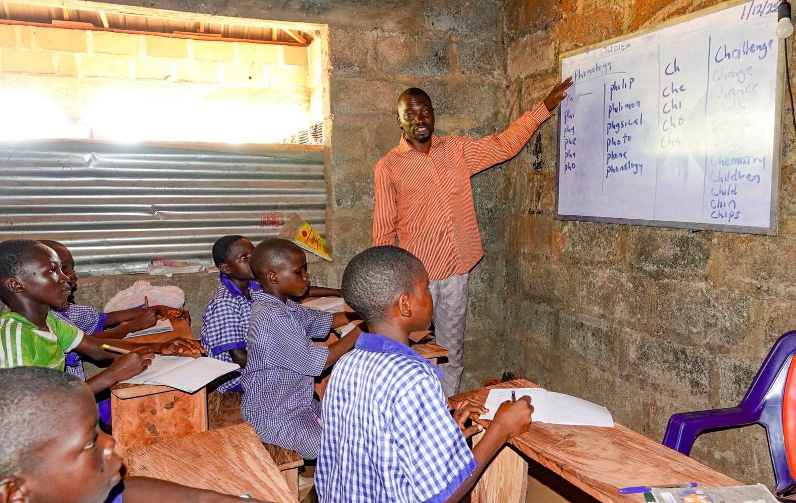 Students in class in Agatu